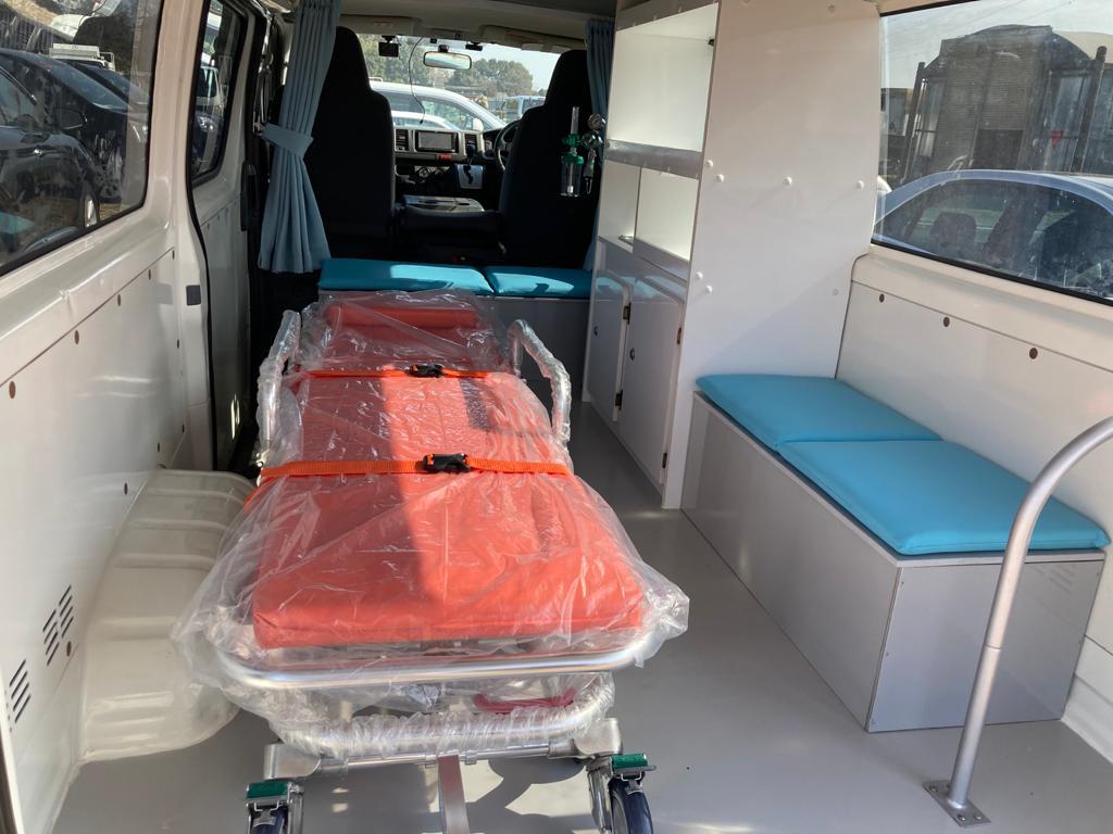 HIACE HIGH ROOF FULL EQUIPMENT AMBULANCE 