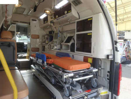 HIACE AMBULANCE
