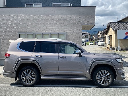 LAND CRUISER