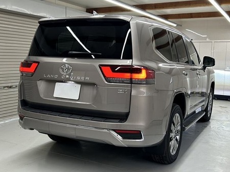 LAND CRUISER
