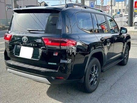LAND CRUISER