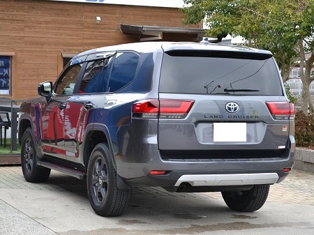 LAND CRUISER