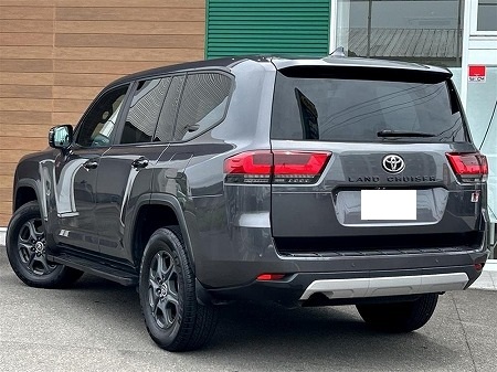 LAND CRUISER
