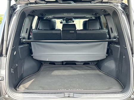LAND CRUISER