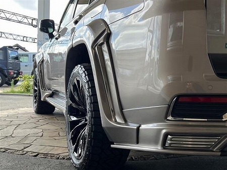 LAND CRUISER