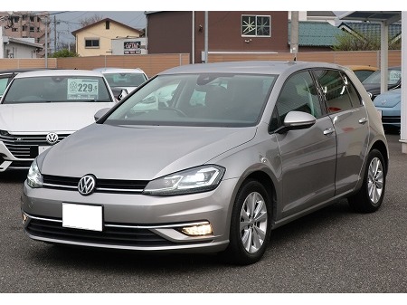 VOLKSWAGEN / GOLF