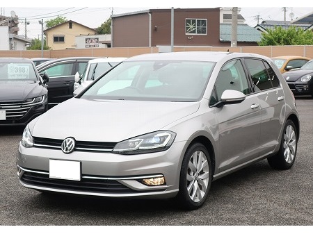 VOLKSWAGEN / GOLF