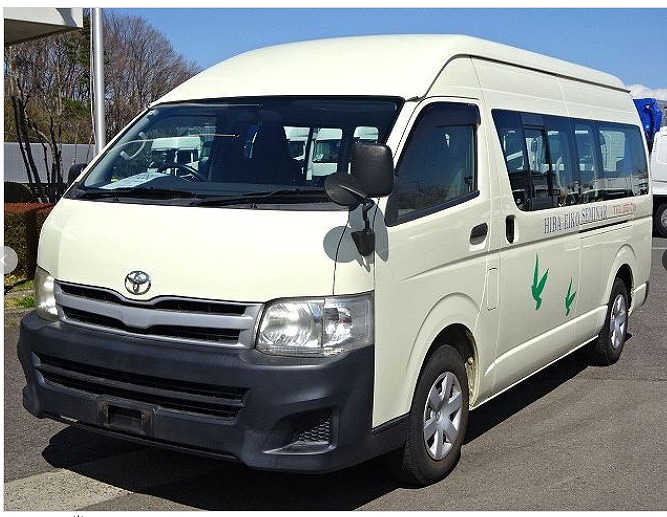 TOYOTA / HIACE COMMUTER
