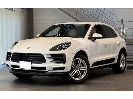 PORSCHE / MACAN