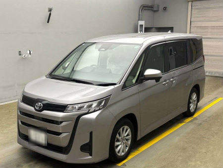 TOYOTA / NOAH