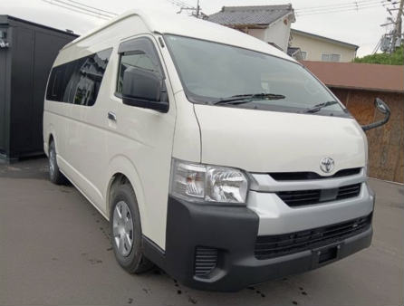 TOYOTA / HIACE COMMUTER