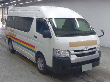 TOYOTA / HIACE COMMUTER