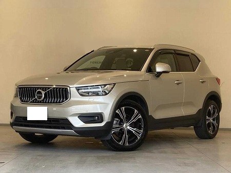VOLVO / XC40