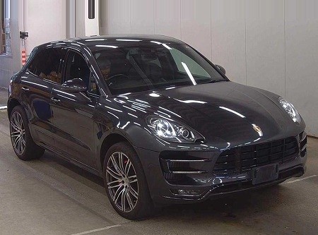 PORSCHE / MACAN