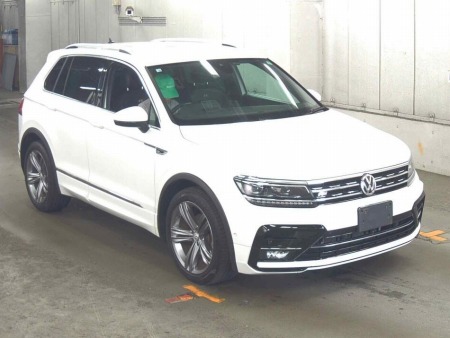 VOLKSWAGEN / TIGUAN