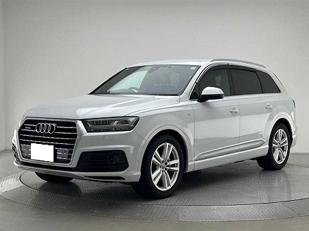 AUDI / Q7