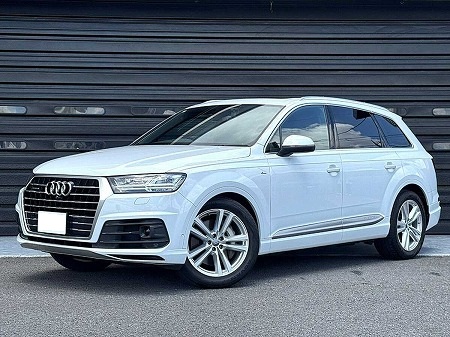 AUDI / Q7