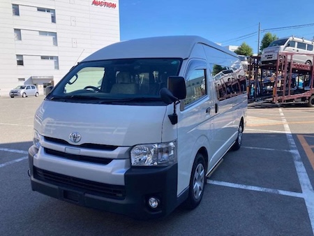TOYOTA / HIACE COMMUTER