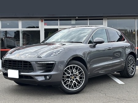 PORSCHE / MACAN