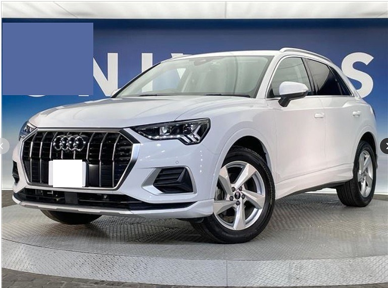 AUDI / Q3
