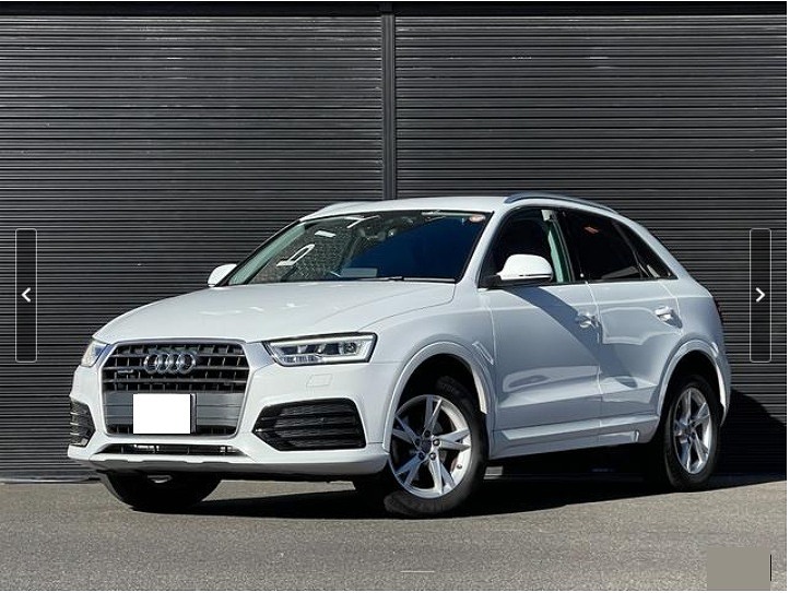AUDI / Q3
