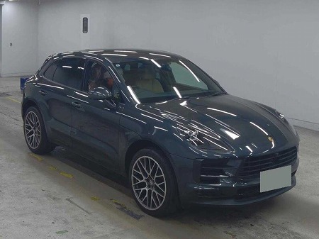 PORSCHE / MACAN