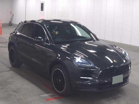 PORSCHE / MACAN