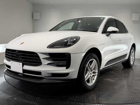 PORSCHE / MACAN