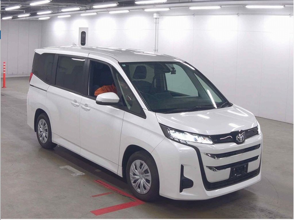 TOYOTA / NOAH