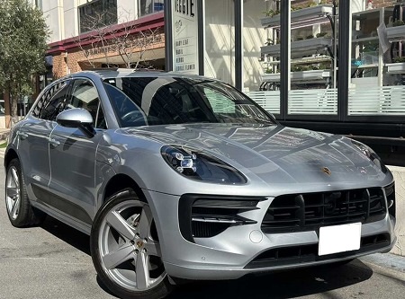 PORSCHE / MACAN