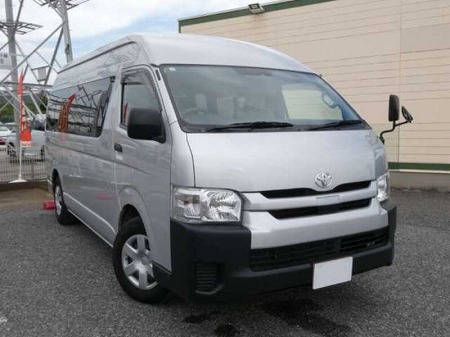 TOYOTA / HIACE COMMUTER