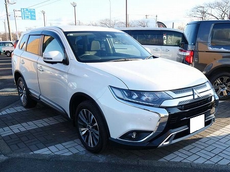 Japanese used car Ref# 1538298 MITSUBISHI / OUTLANDER