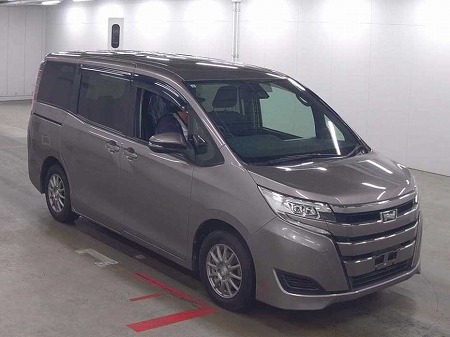 TOYOTA / NOAH