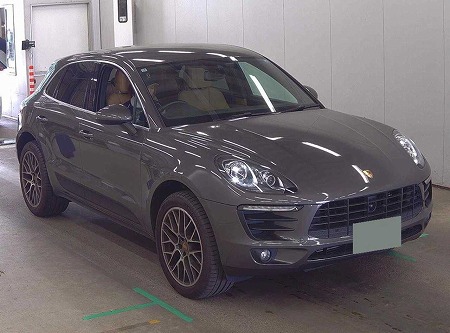 PORSCHE / MACAN