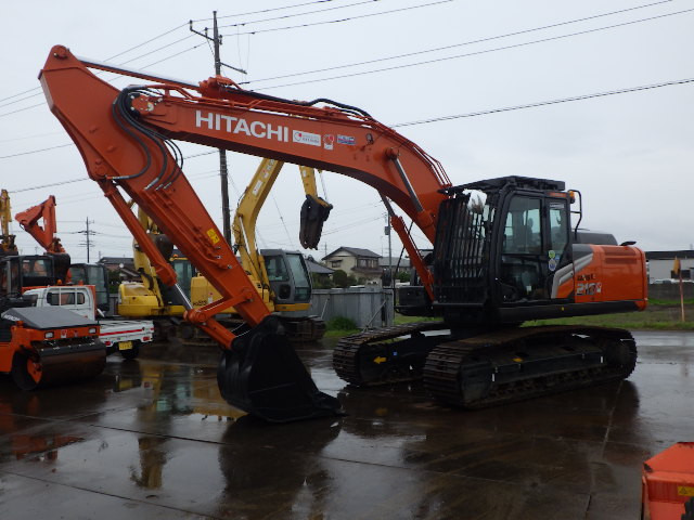 HITACHI / HYDRAULIC EXCAVATOR