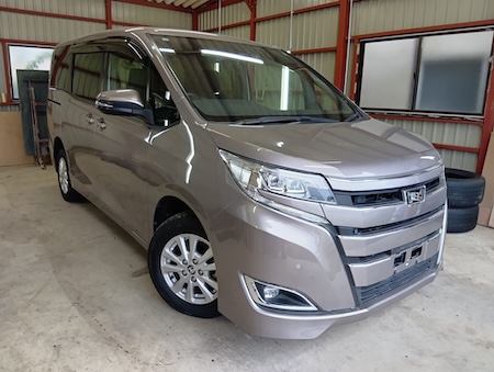 TOYOTA / NOAH