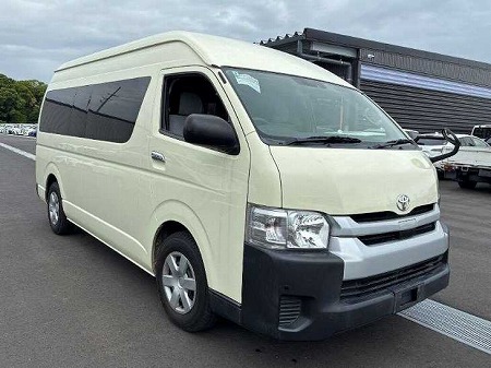 TOYOTA / HIACE COMMUTER