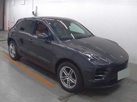 PORSCHE / MACAN