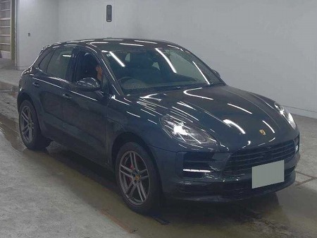 PORSCHE / MACAN