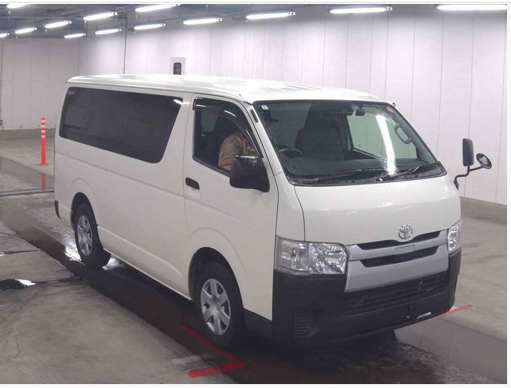 TOYOTA / HIACE