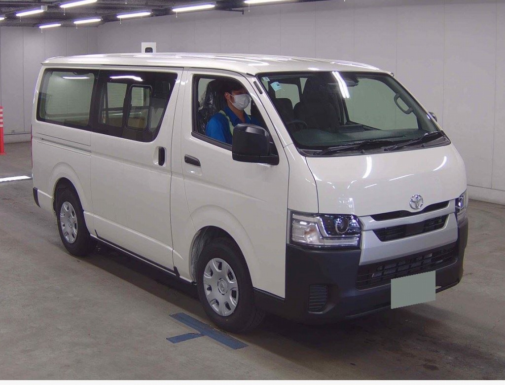 TOYOTA / HIACE