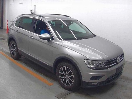 VOLKSWAGEN / TIGUAN