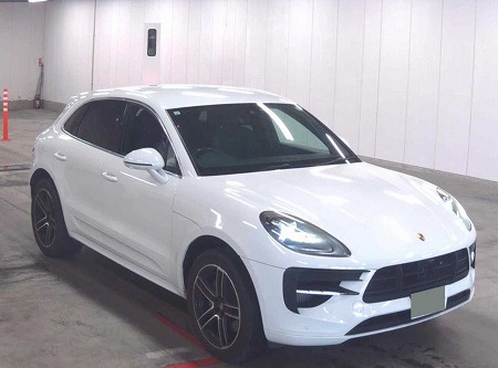PORSCHE / MACAN