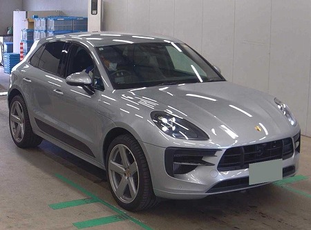 PORSCHE / MACAN