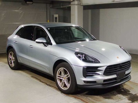 PORSCHE / MACAN