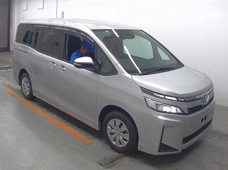 Japanese used car Ref# 1676660 TOYOTA / VOXY