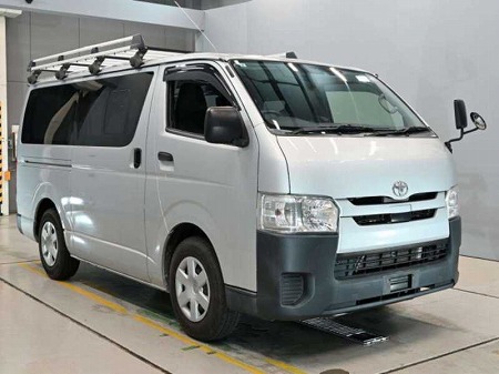 TOYOTA / HIACE
