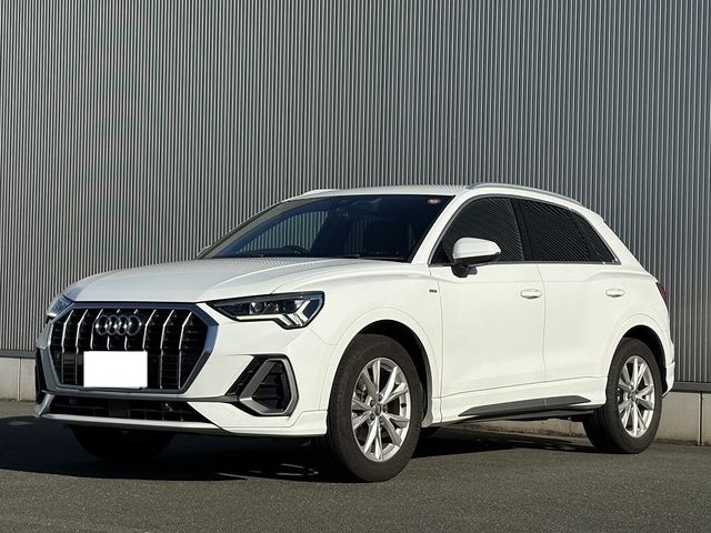 AUDI / AUDI Q3