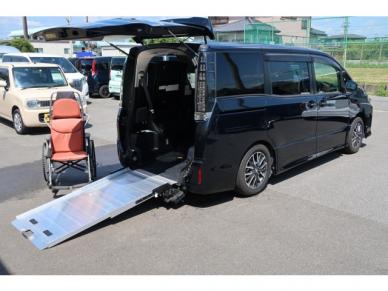 TOYOTA / VOXY