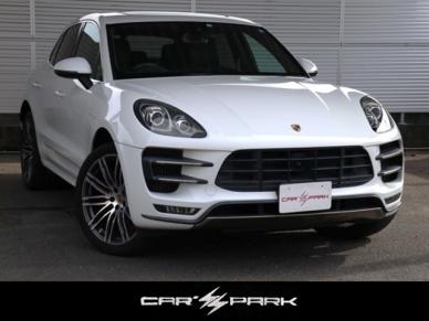 PORSCHE / MACAN